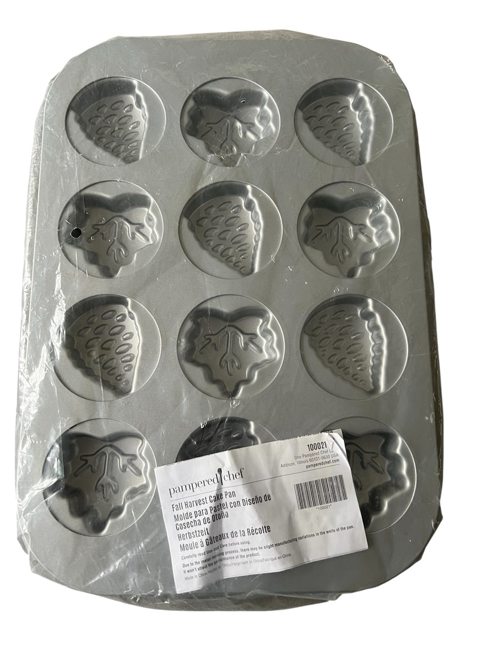 Pampered Chef Fall Harvest 12-Cavity Mini Cake Pan #100021 New Sealed